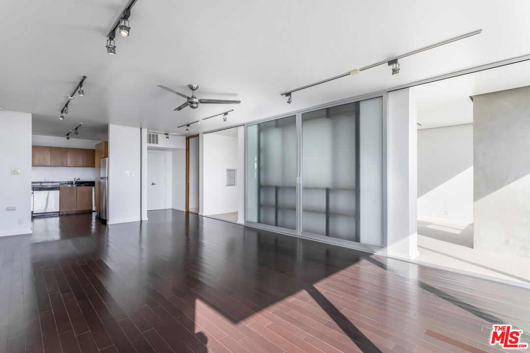 8787 Shoreham Dr Unit: 610