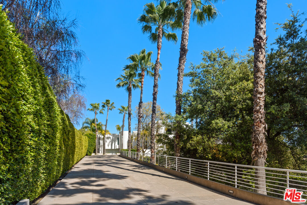 300 N San Rafael Ave