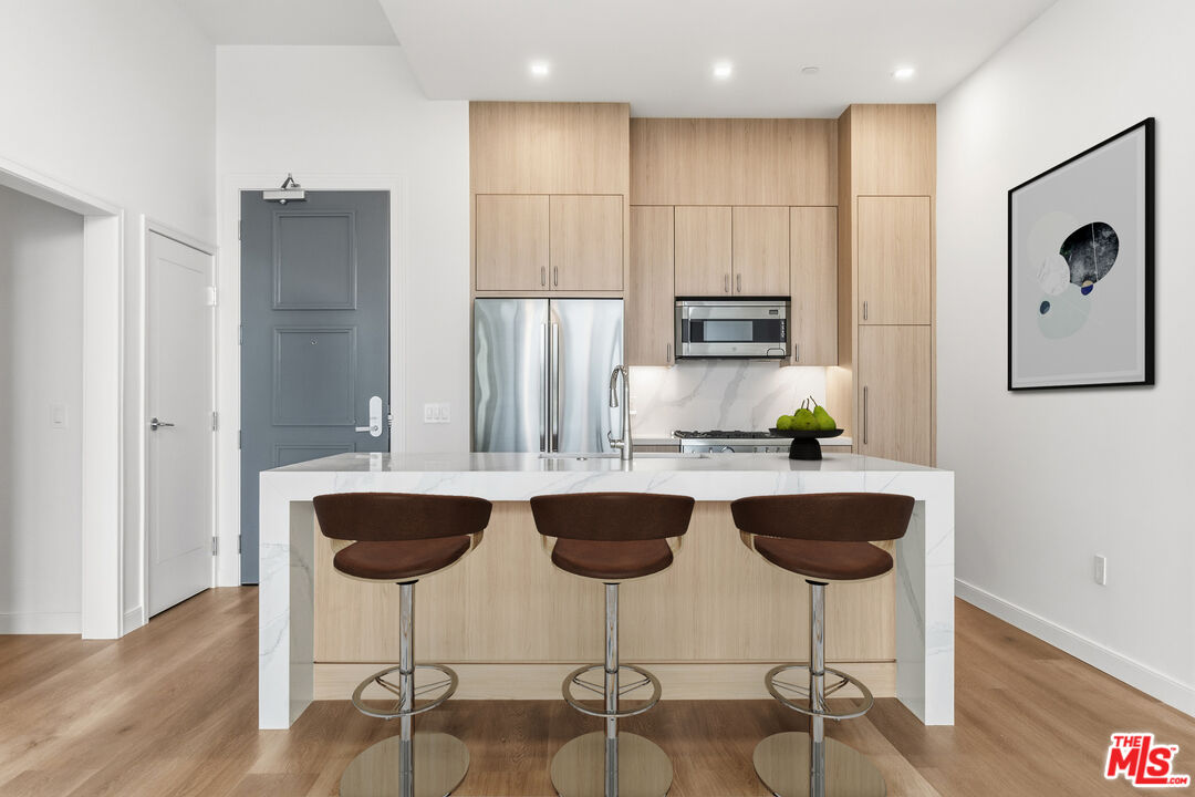 8500 Burton Way Unit: 602