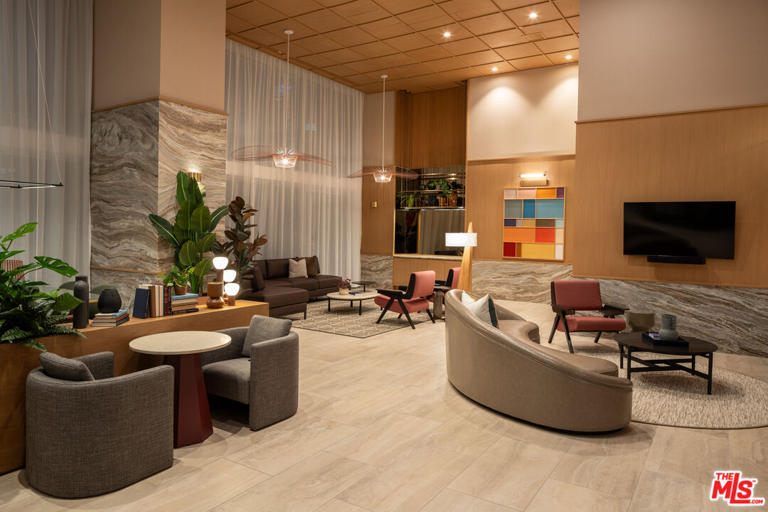 230 W Olympic Blvd Unit: 4702