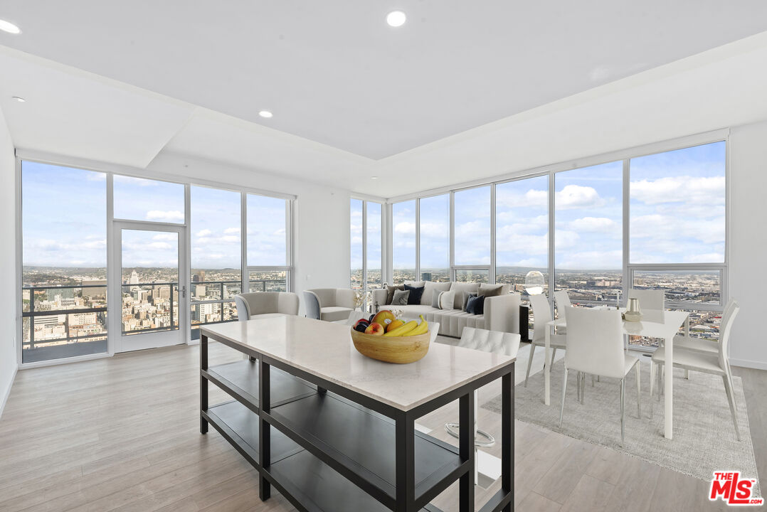 230 W Olympic Blvd Unit: TH 504