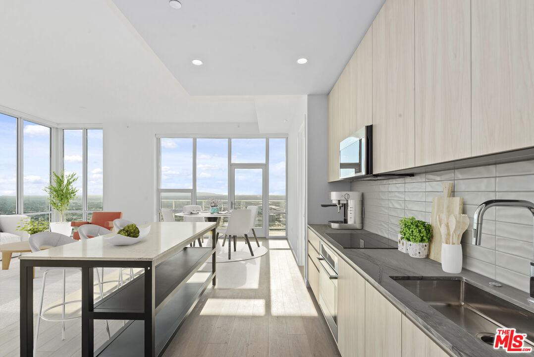 230 W Olympic Blvd Unit: TH 504