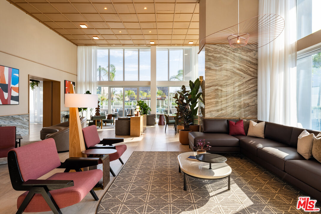 230 W Olympic Blvd Unit: TH 504