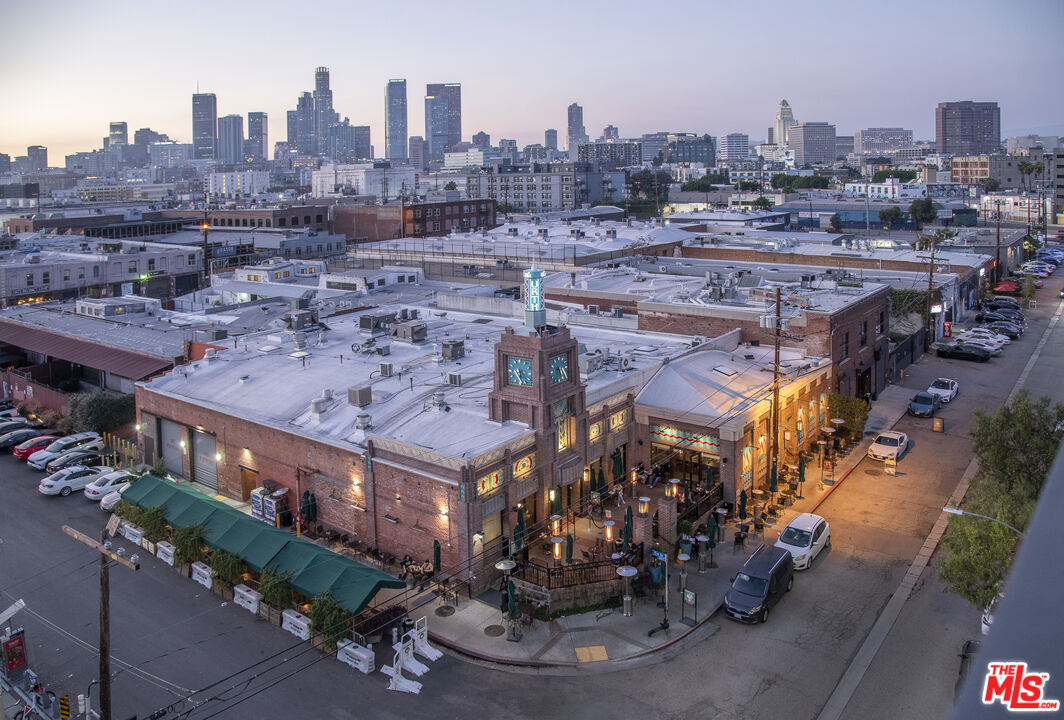 527 Molino St Unit: 202