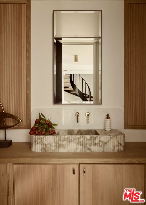 211 S Spalding Dr Unit: 110N