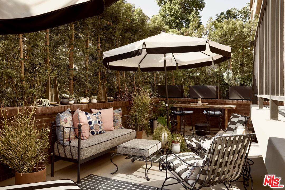 211 S Spalding Dr Unit: 110N