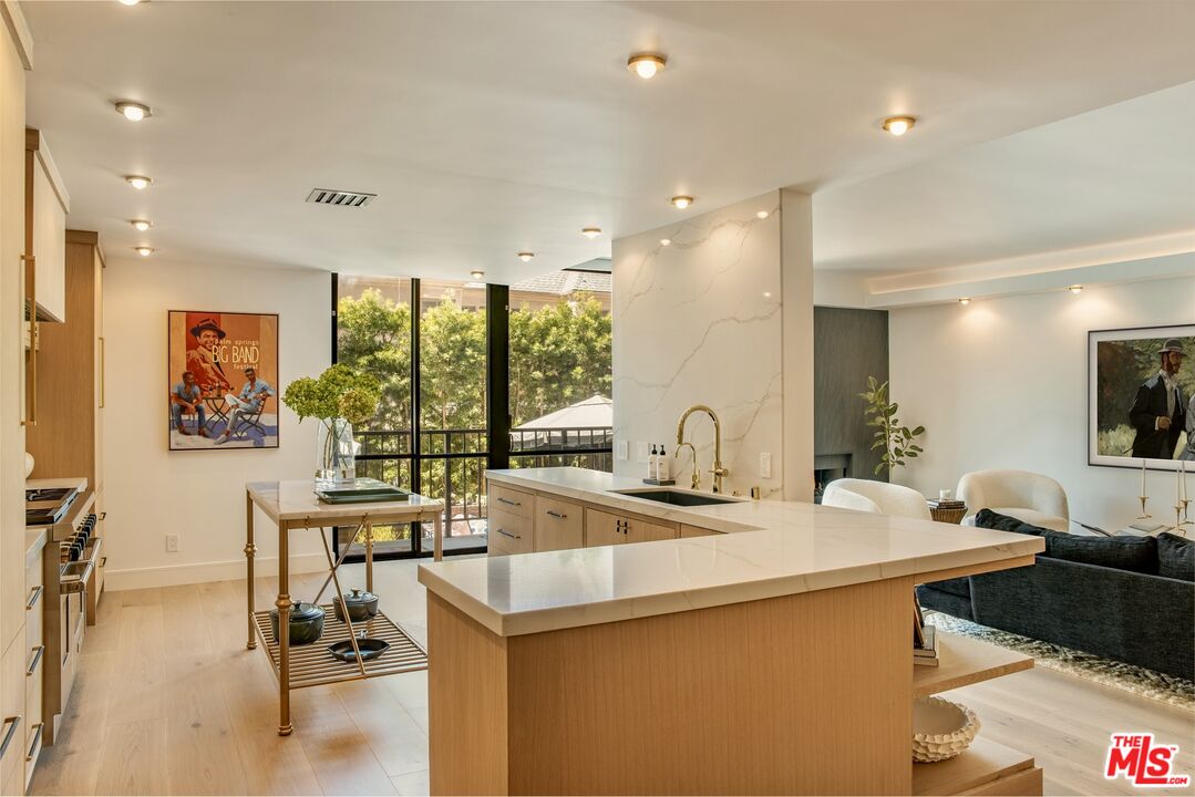 211 S Spalding Dr Unit: 110N