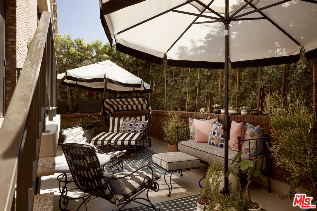 211 S Spalding Dr Unit: 110N