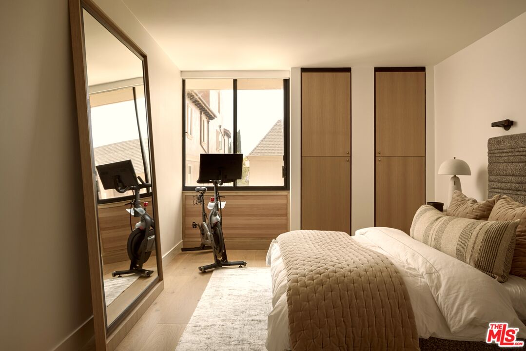 211 S Spalding Dr Unit: 110N