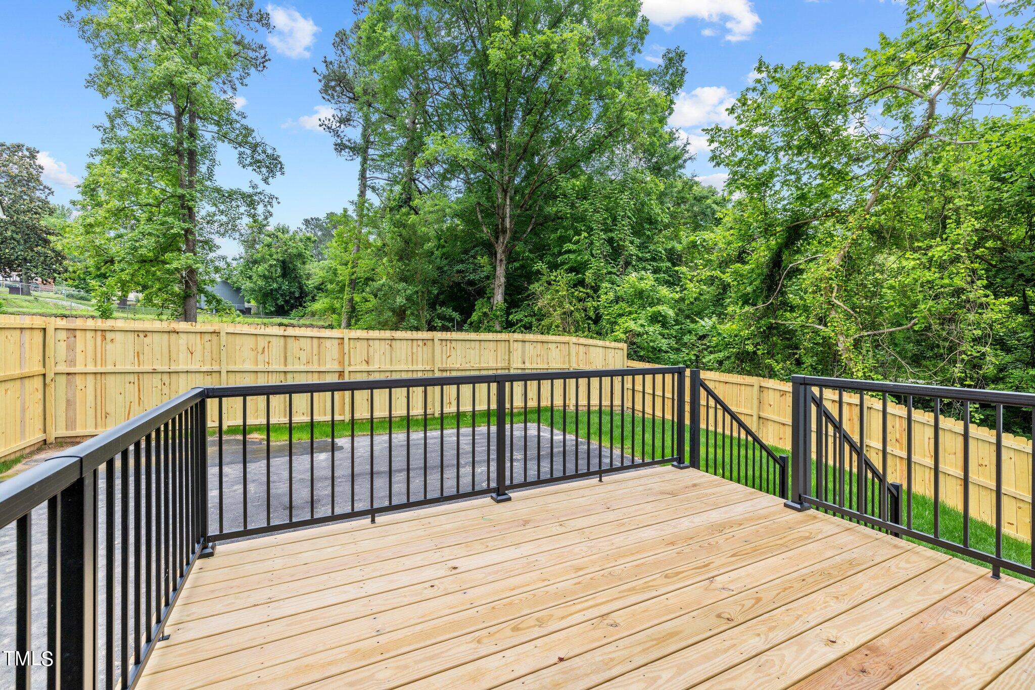 100 B Masondale Avenue