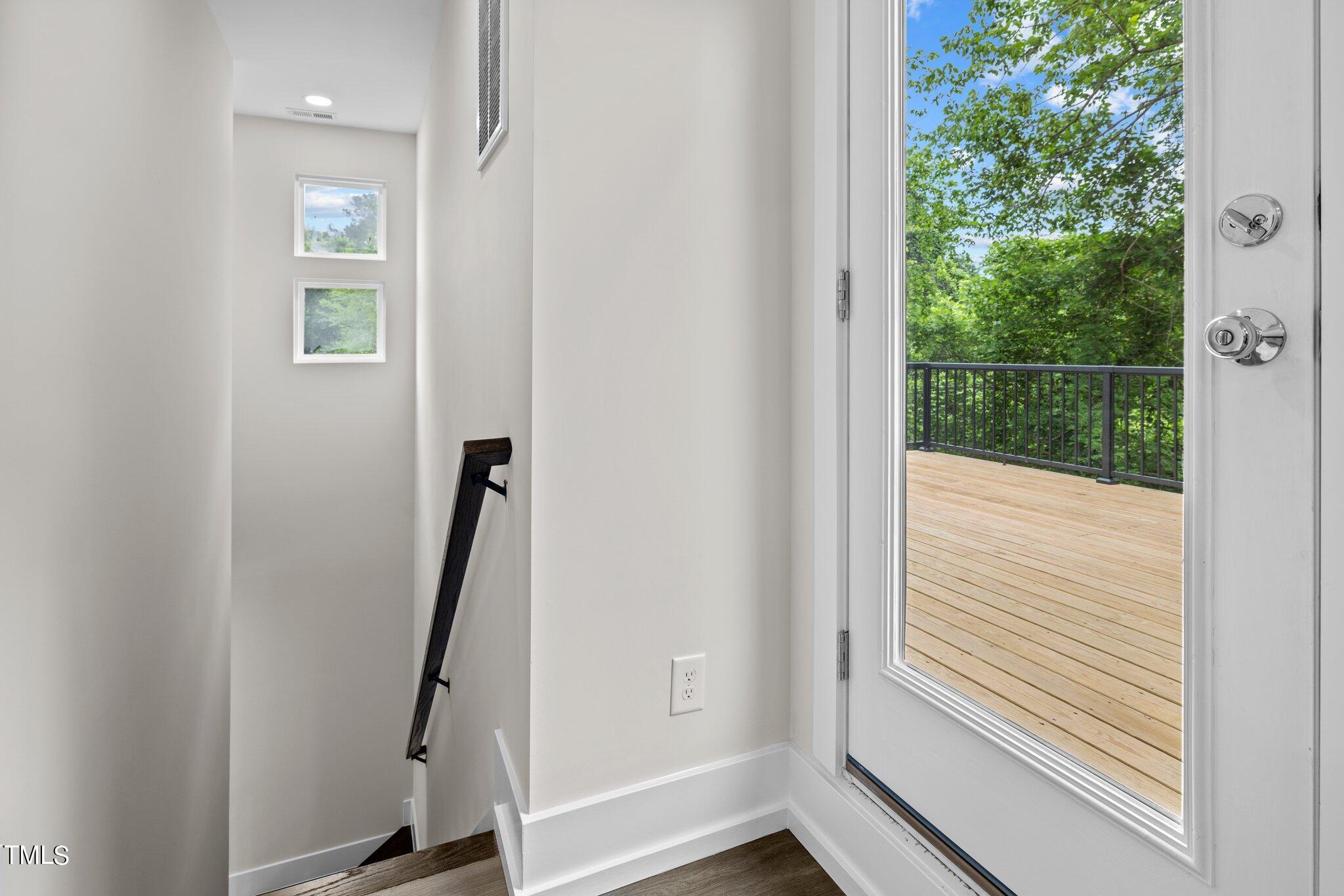 100 B Masondale Avenue