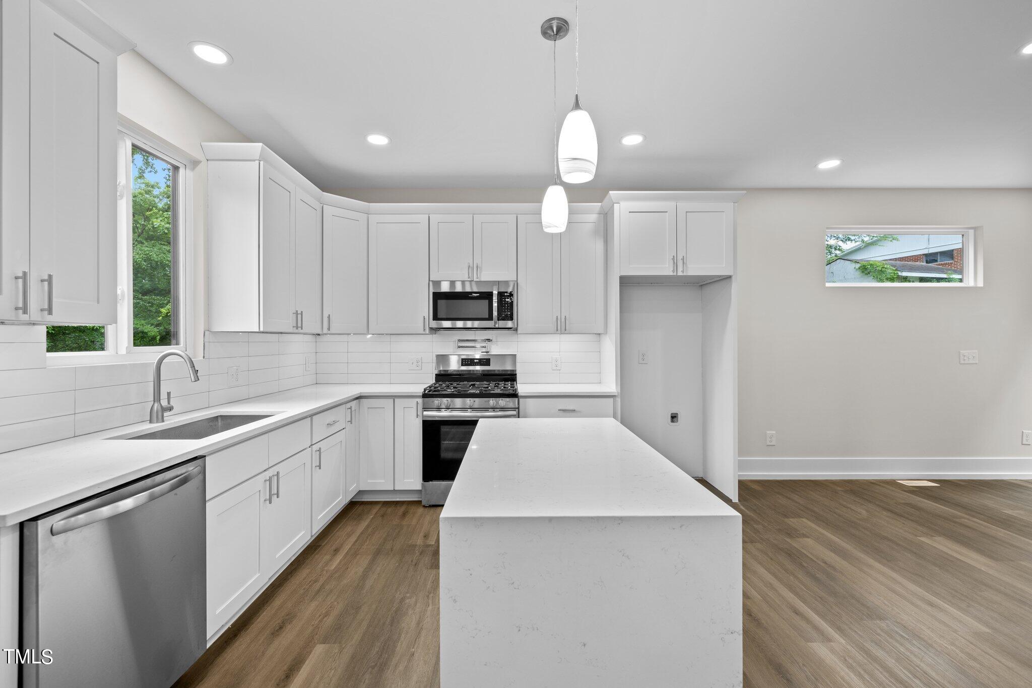 100 B Masondale Avenue