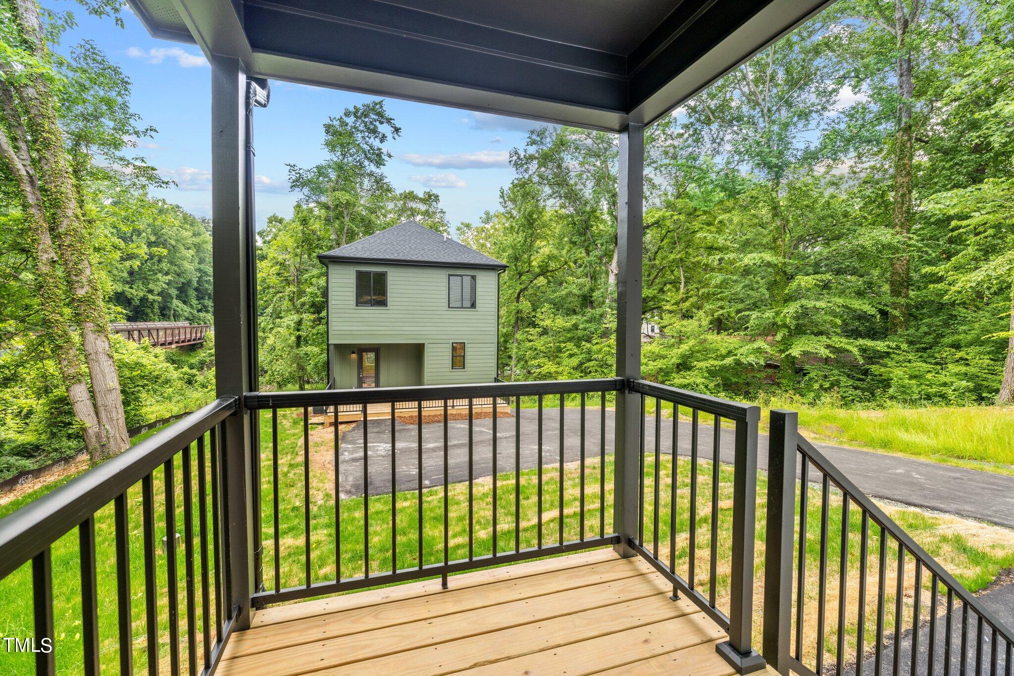 100 B Masondale Avenue