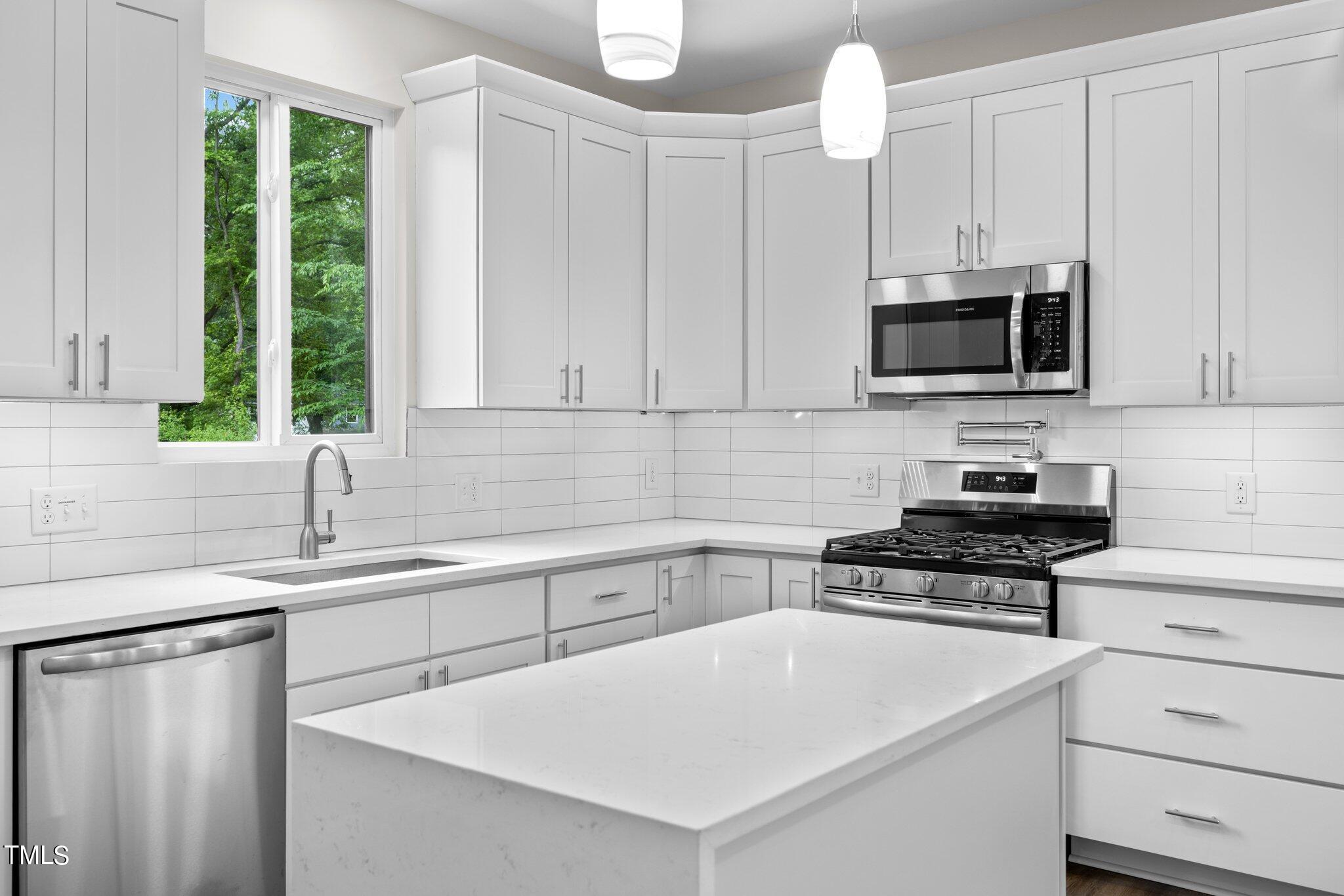 100 B Masondale Avenue