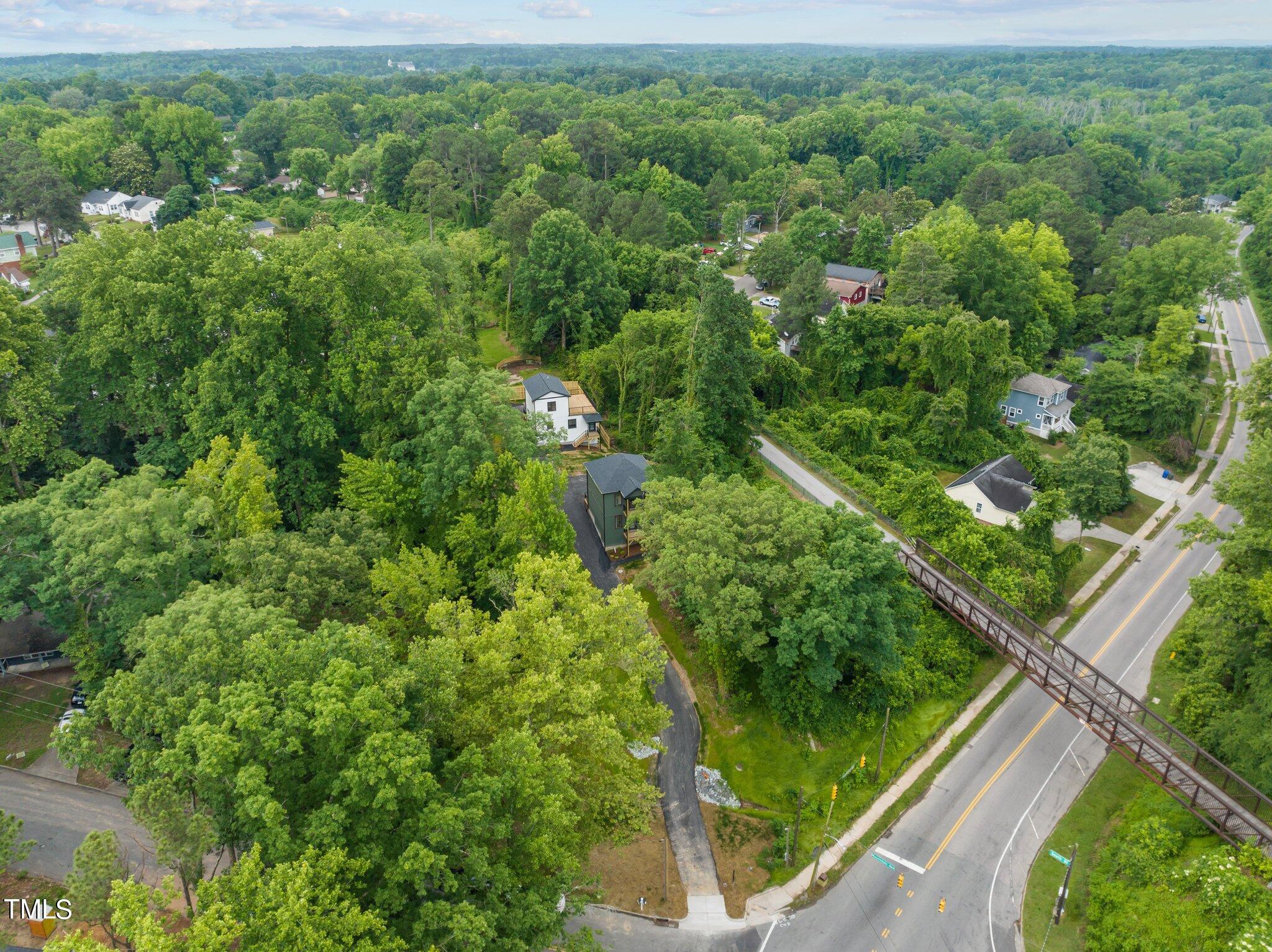 100 B Masondale Avenue