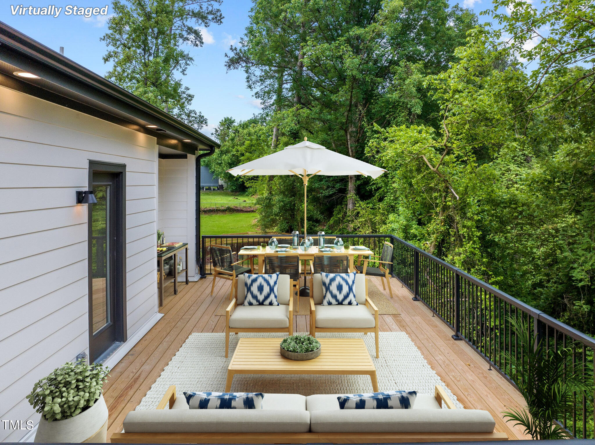 100 B Masondale Avenue