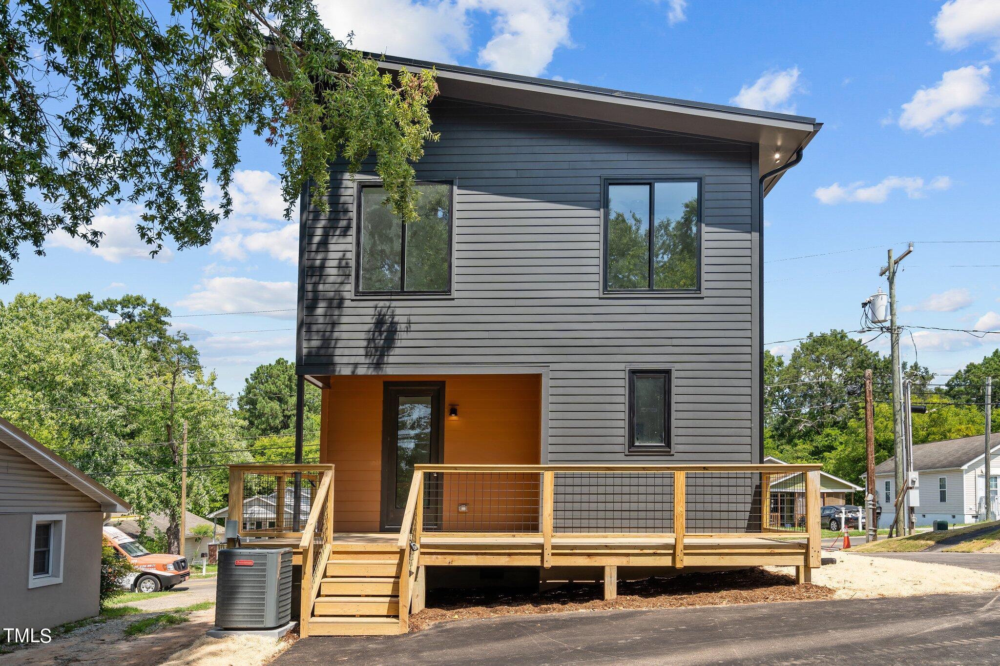 301 E End Avenue