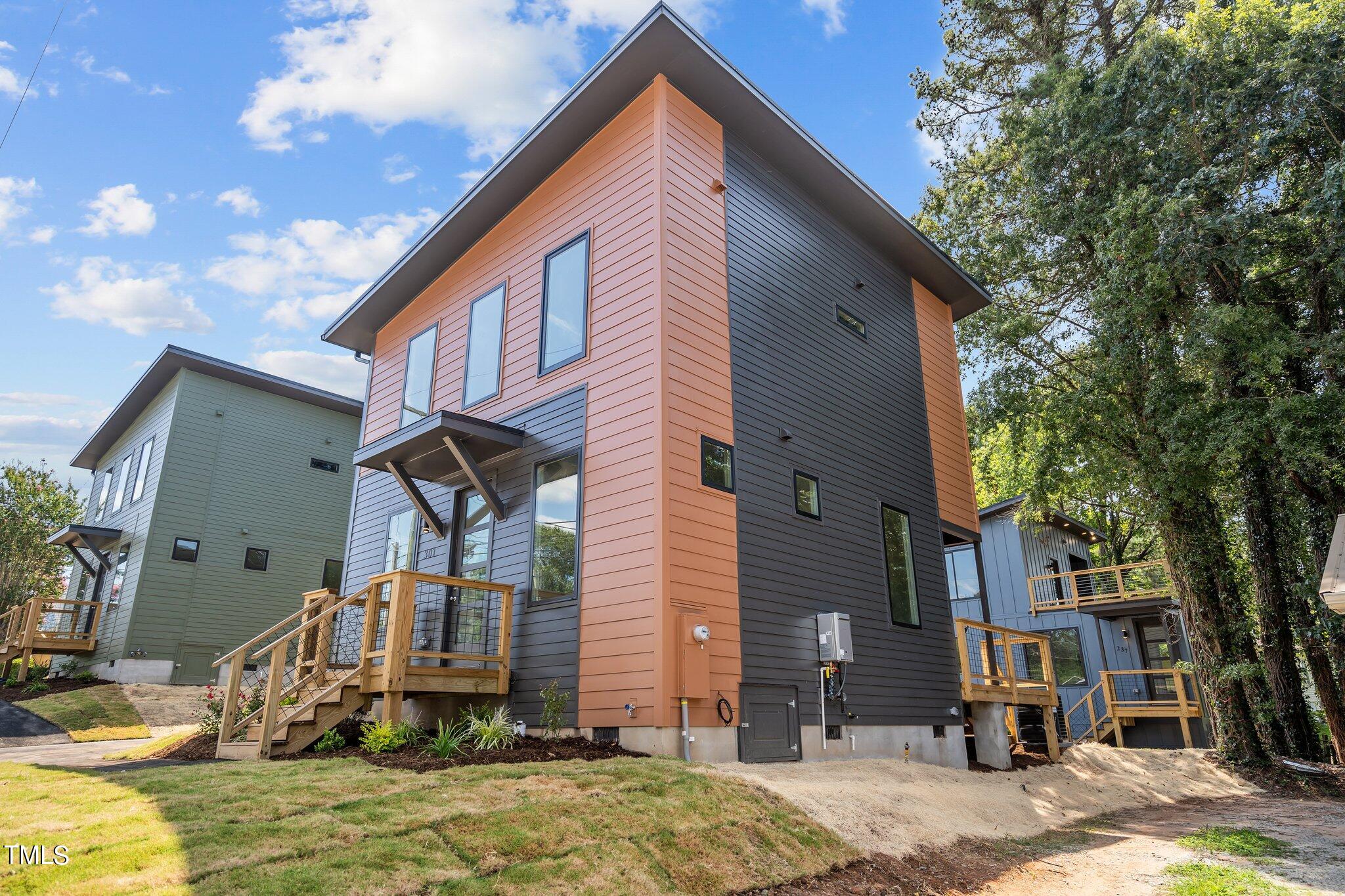 301 E End Avenue