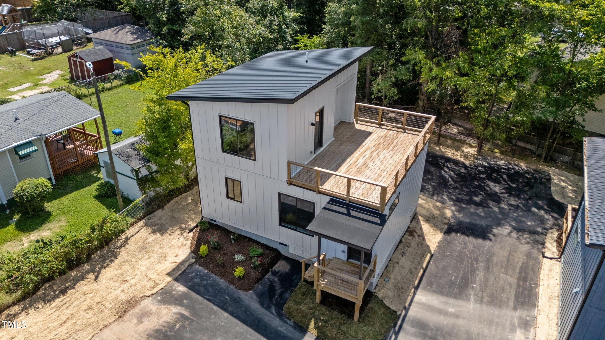 235 E End Avenue