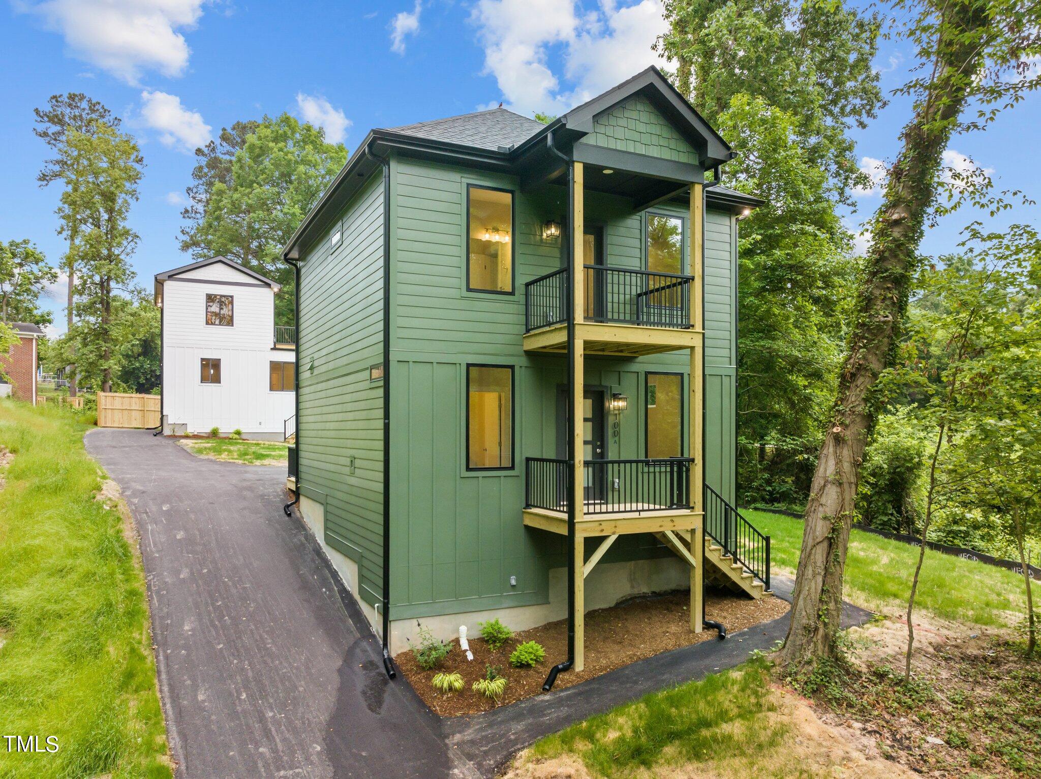 100 A Masondale Avenue