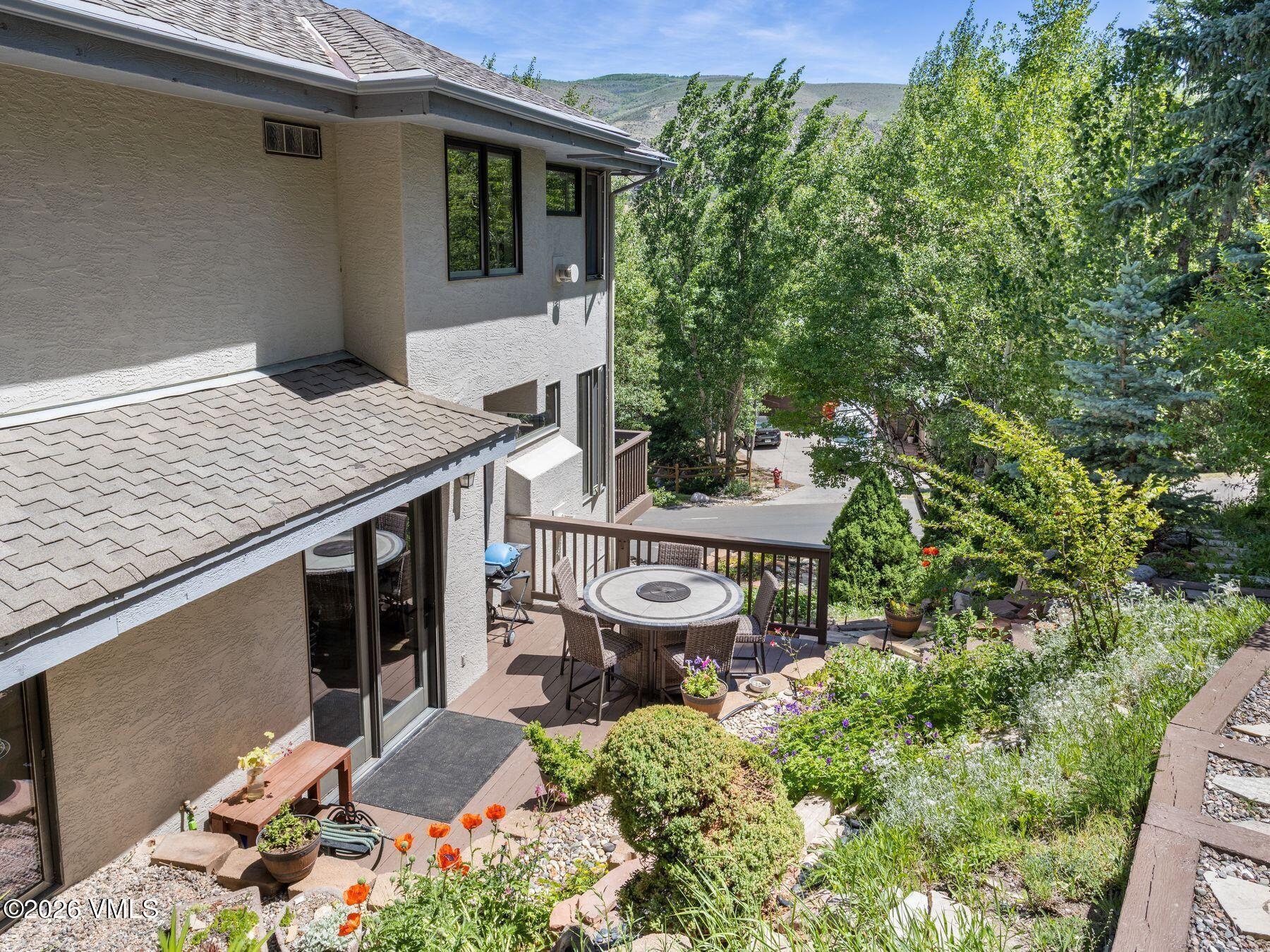 1402 Deer Boulevard