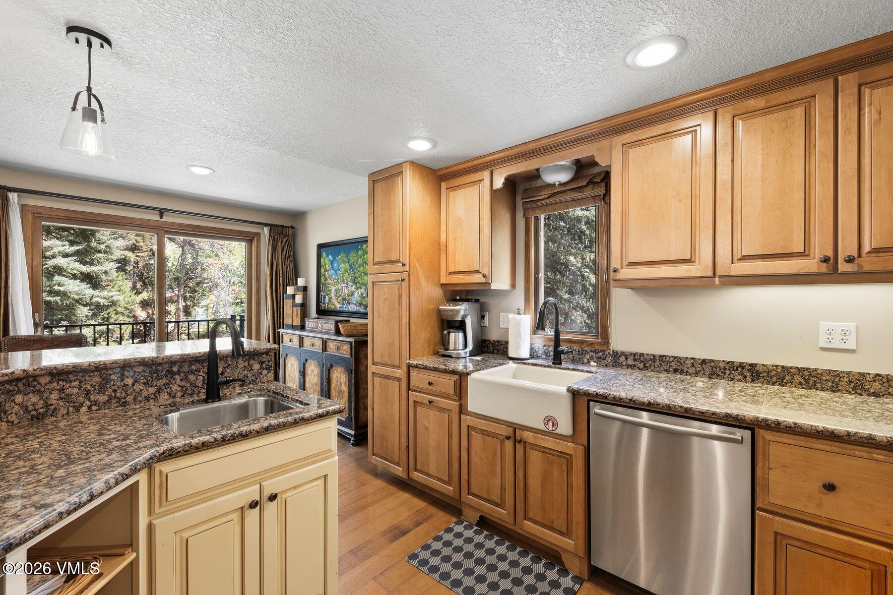 4496 Meadow Drive 406
