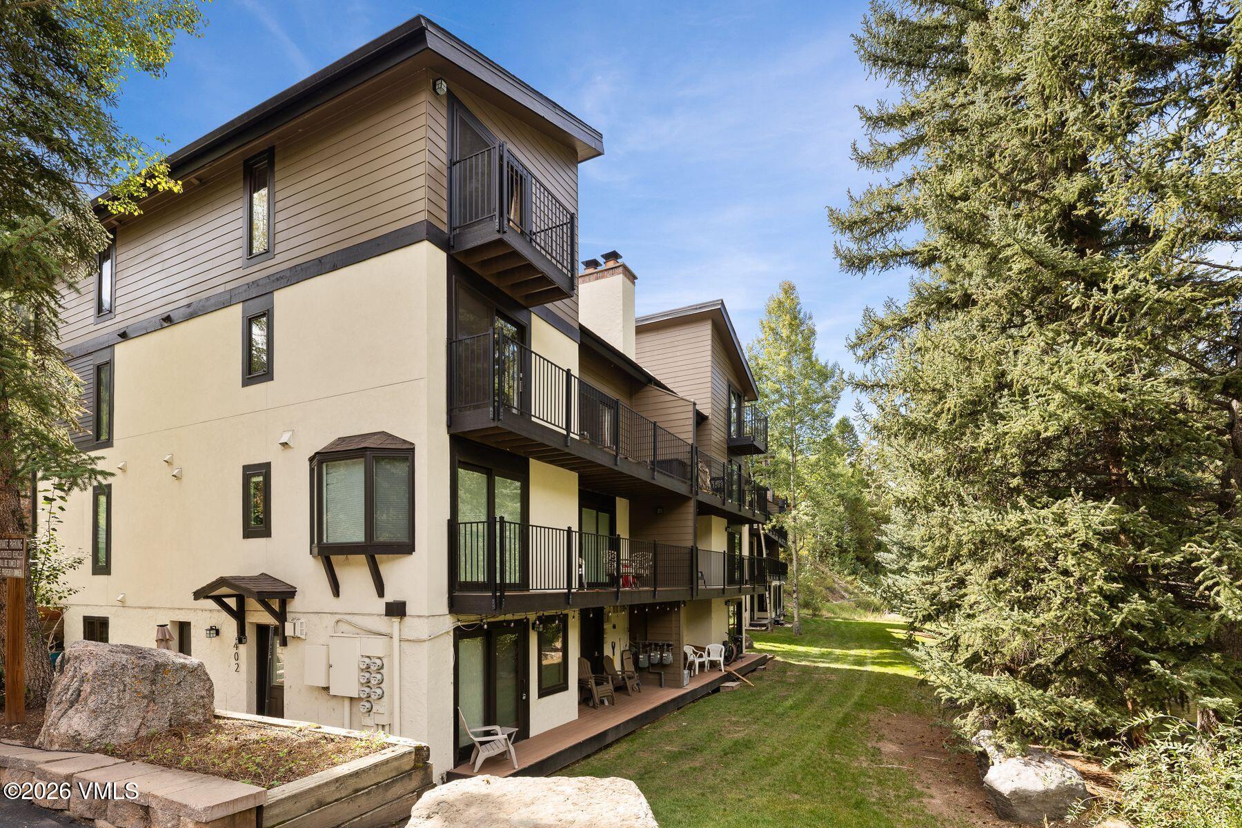 4496 Meadow Drive 406