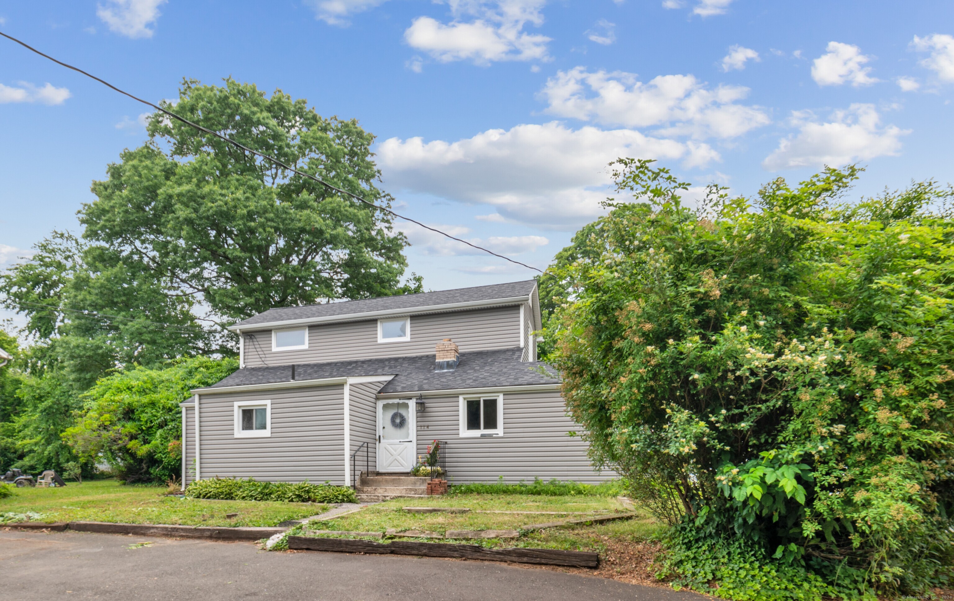 114 Castle Avenue