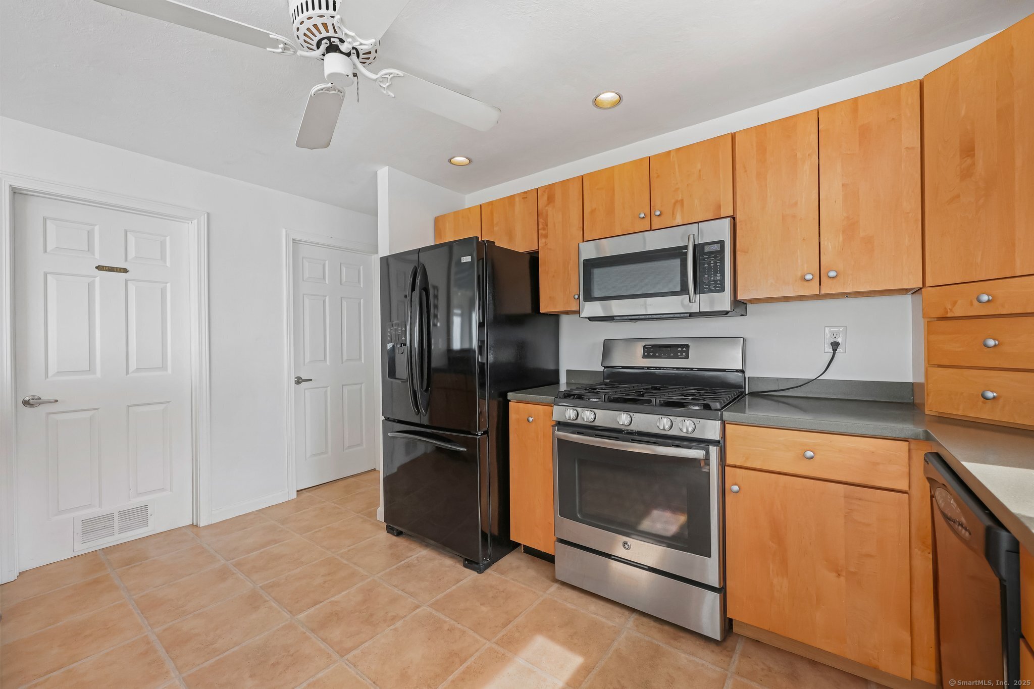 2167 Fairfield Beach Road