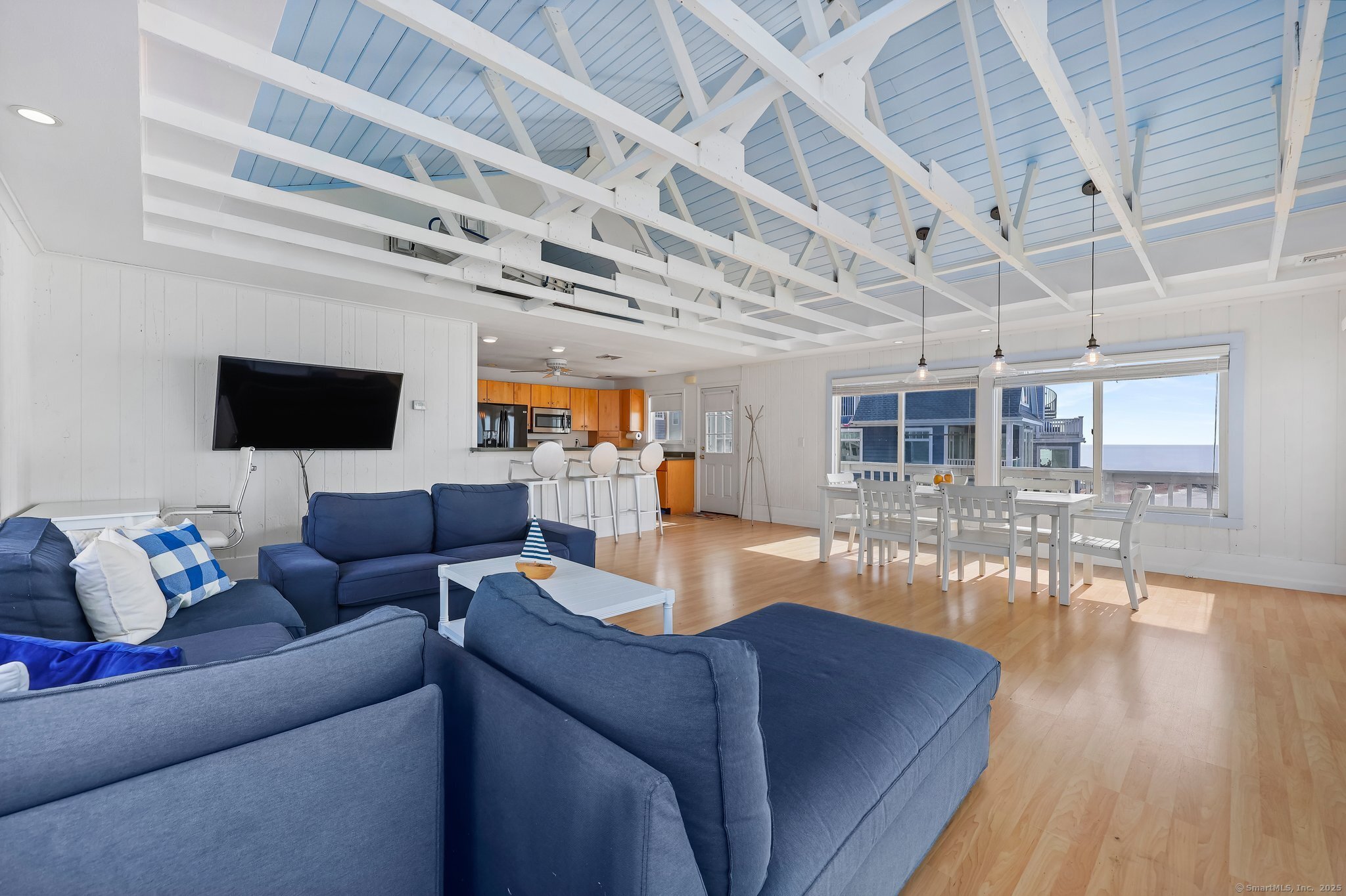 2167 Fairfield Beach Road
