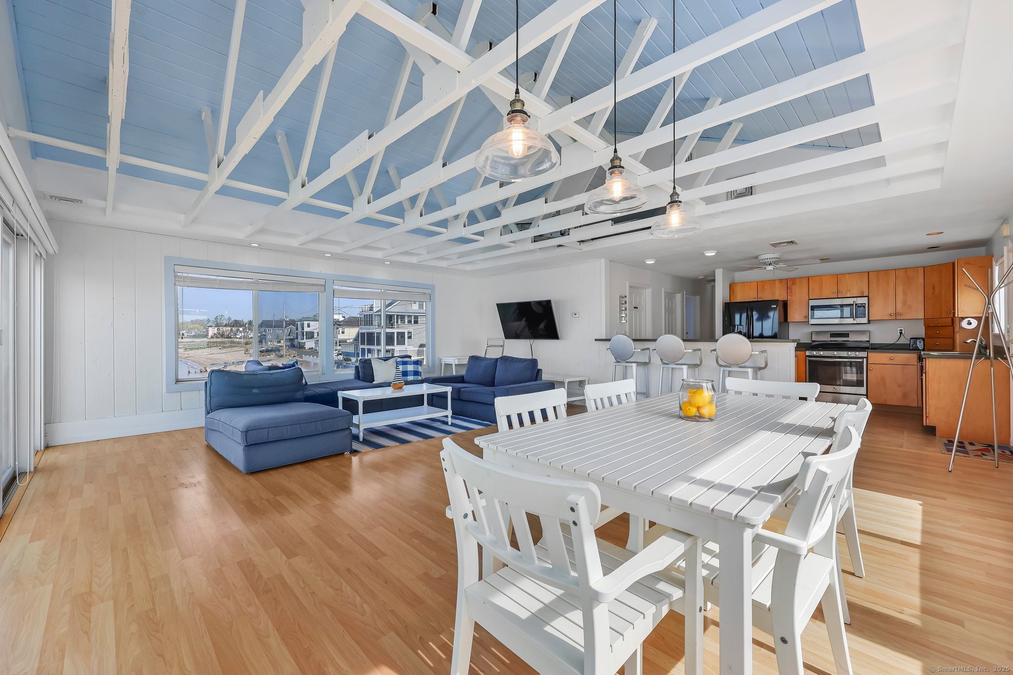 2167 Fairfield Beach Road