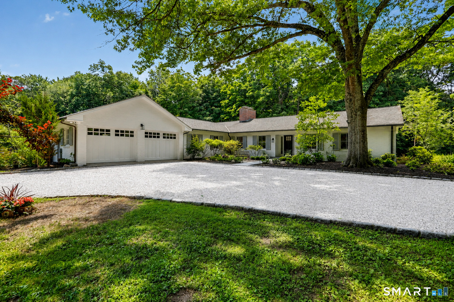 585 Hoydens Lane