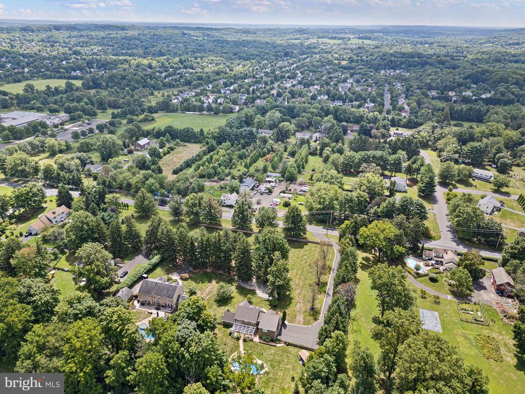 5240 CARVERSVILLE ROAD
