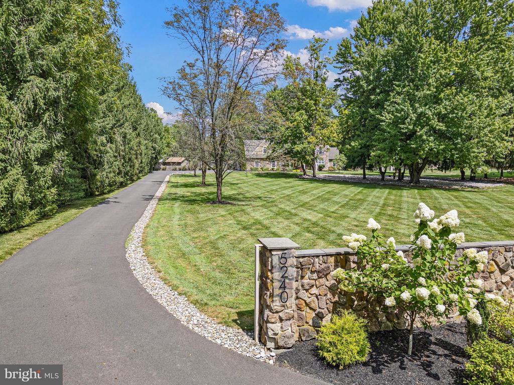 5240 CARVERSVILLE ROAD
