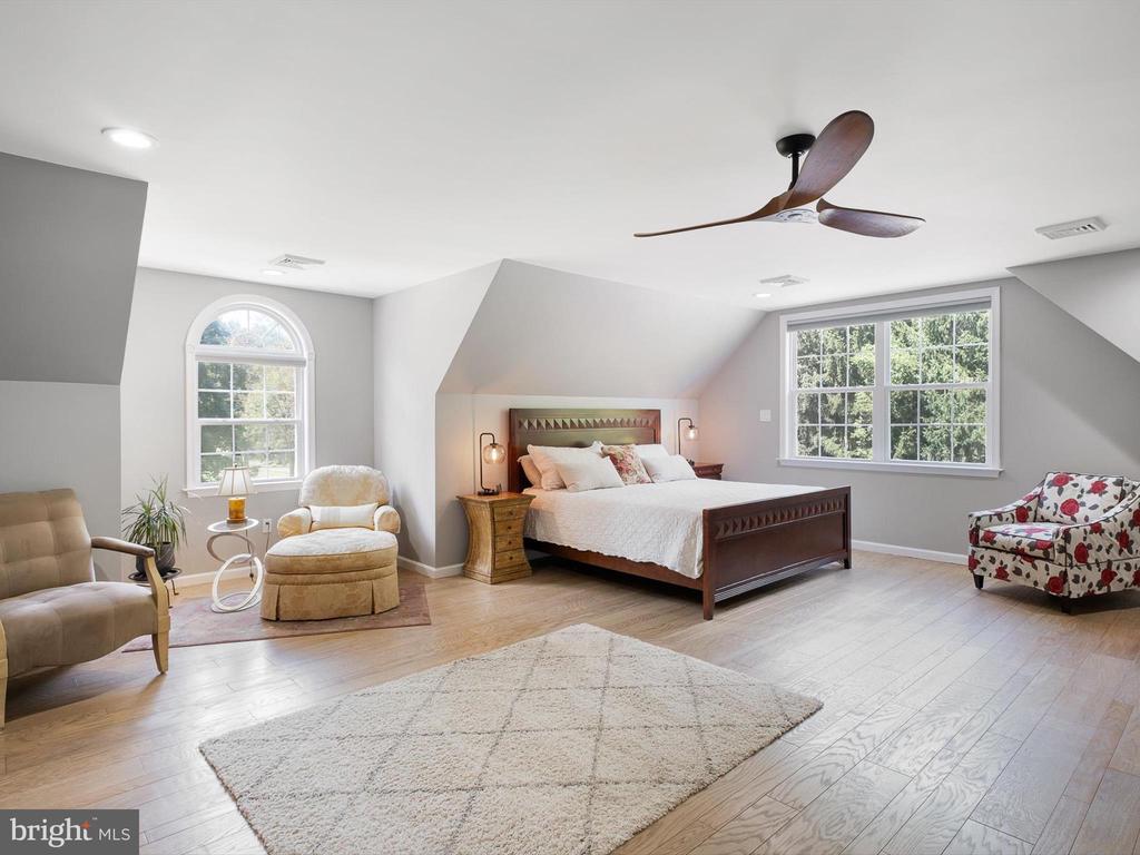 5240 CARVERSVILLE ROAD