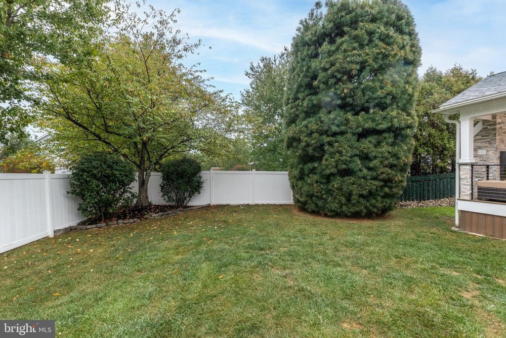 2004 CARMEL DRIVE