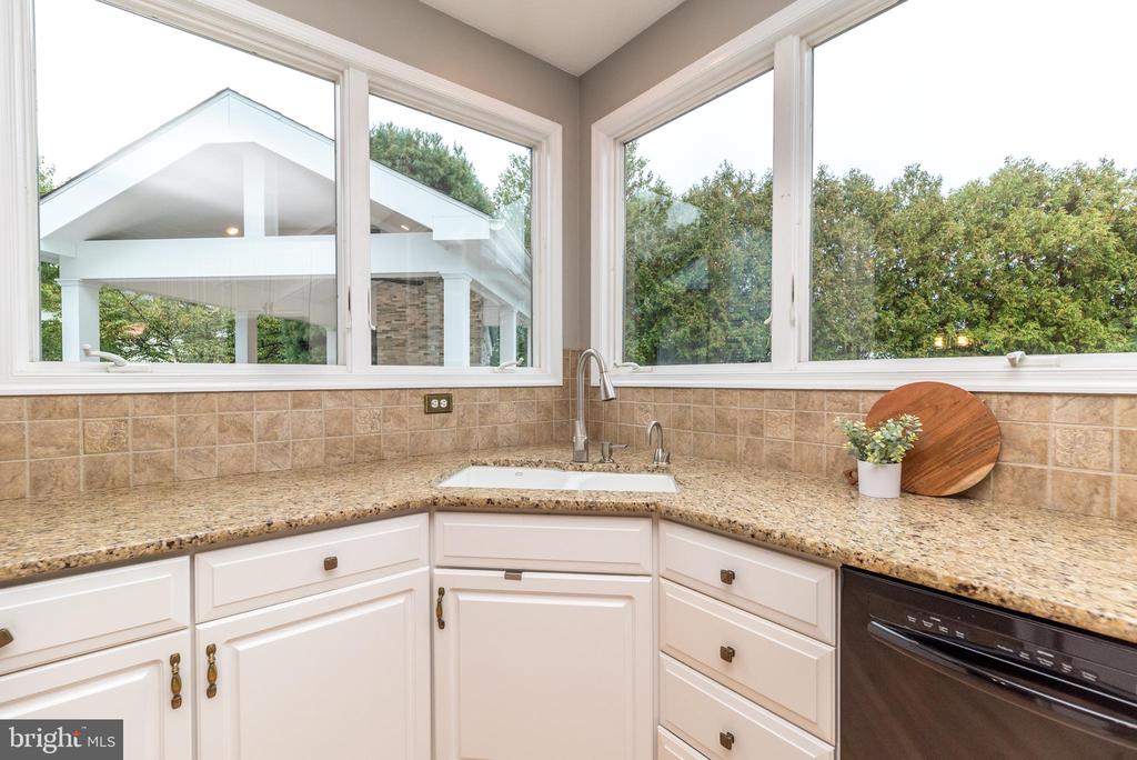 2004 CARMEL DRIVE