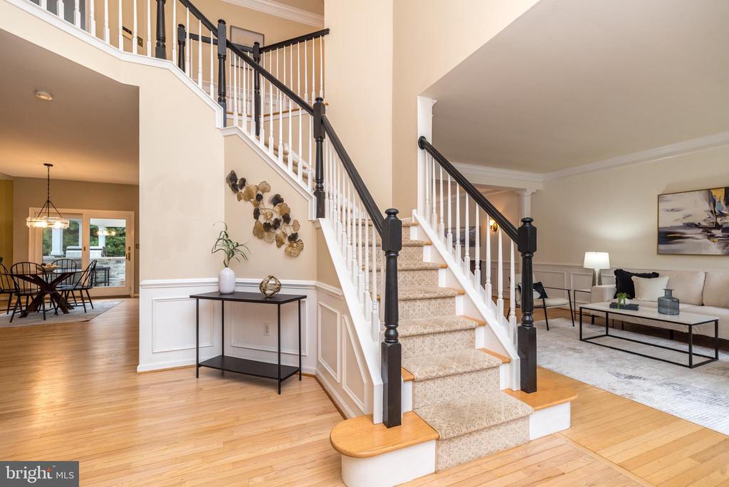 2004 CARMEL DRIVE