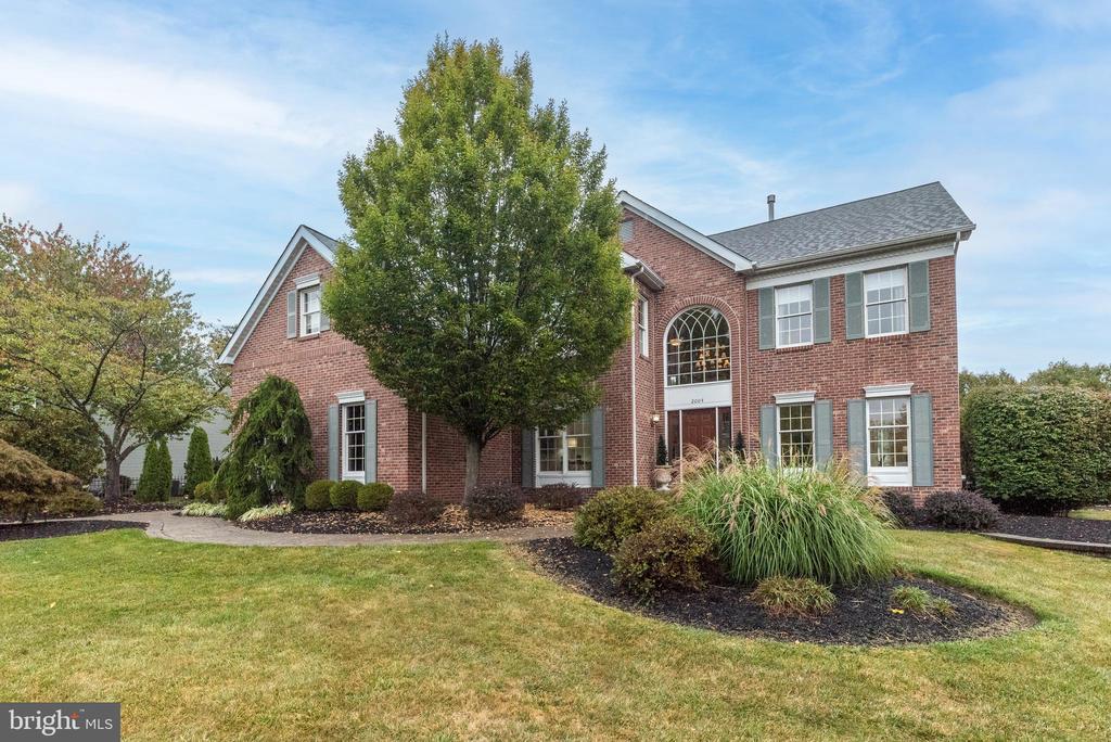 2004 CARMEL DRIVE