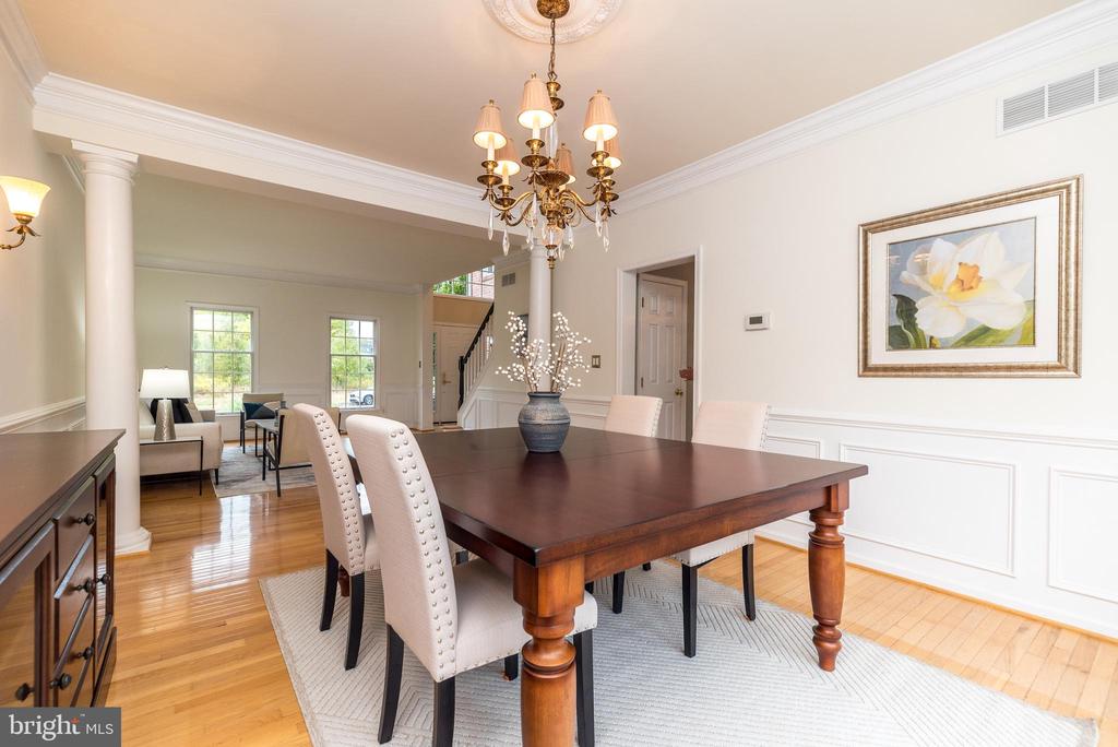 2004 CARMEL DRIVE