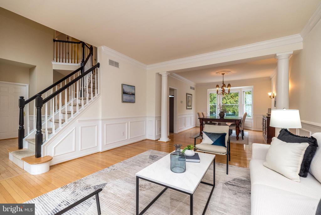 2004 CARMEL DRIVE