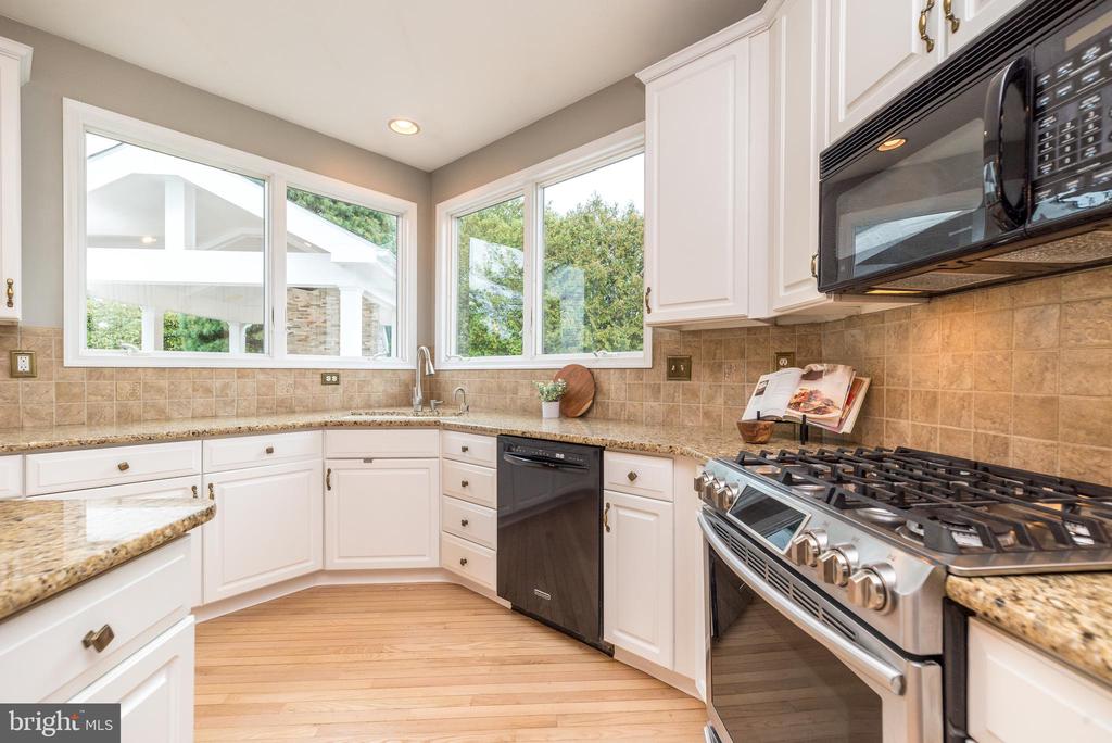 2004 CARMEL DRIVE