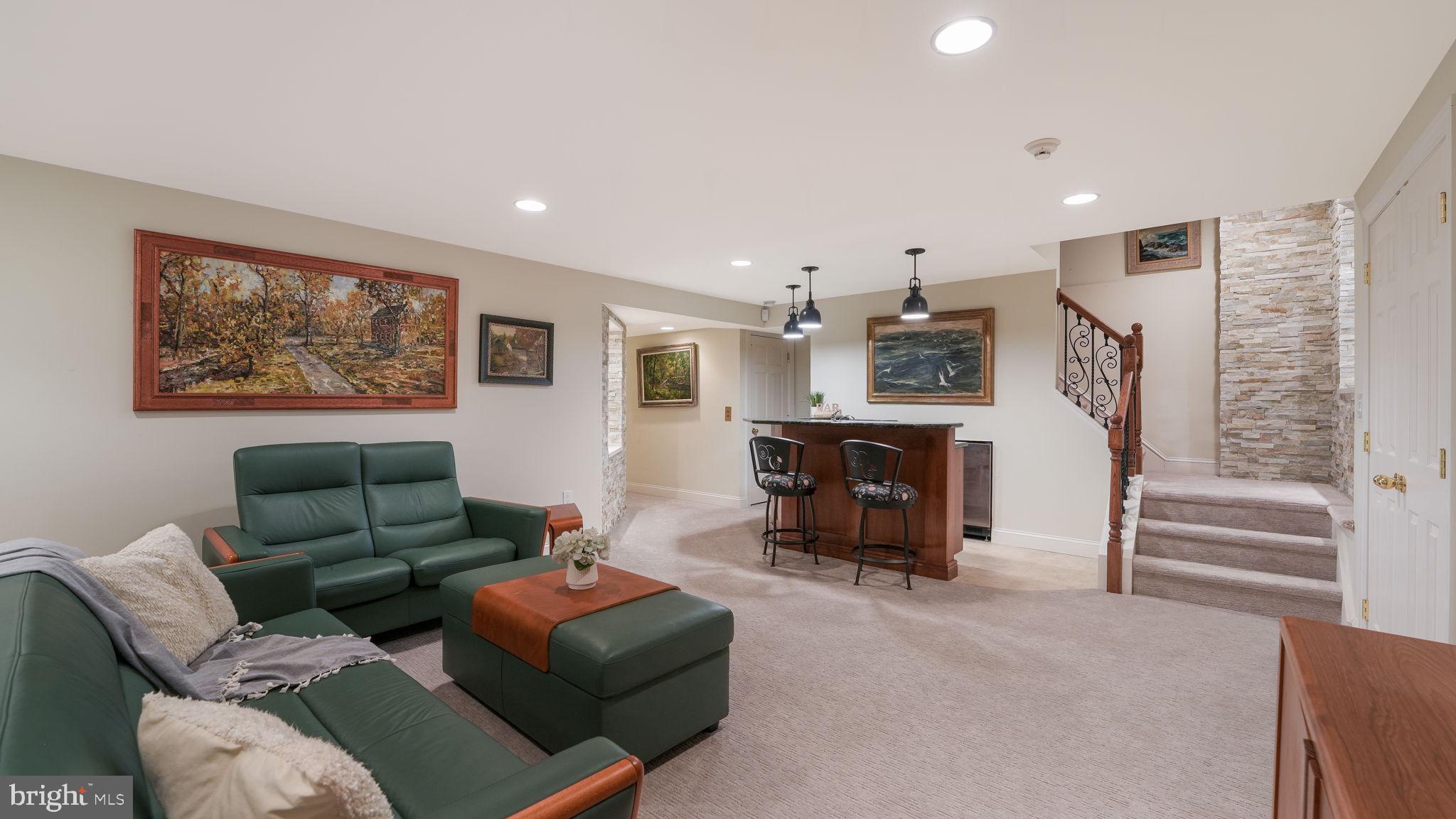 8 AURORA COURT