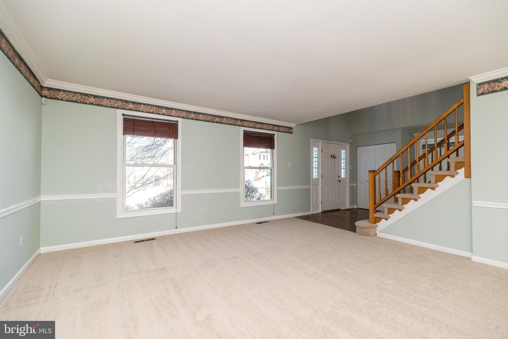 1816 FAIRWAY DRIVE