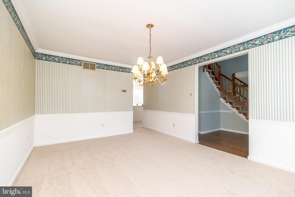 1816 FAIRWAY DRIVE