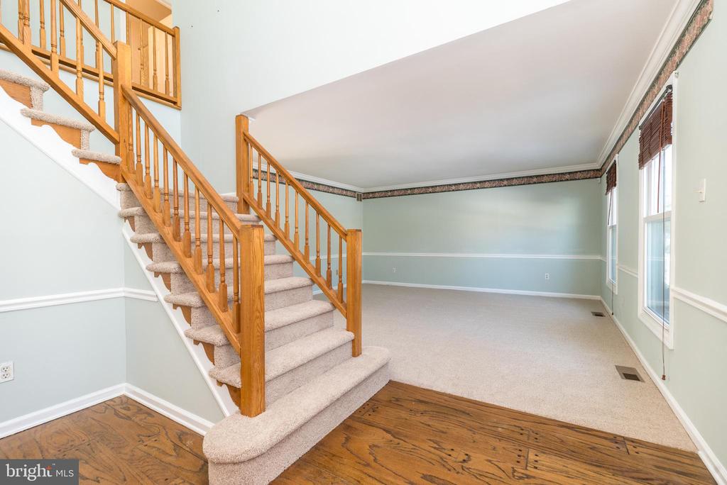 1816 FAIRWAY DRIVE