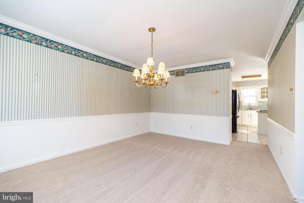 1816 FAIRWAY DRIVE