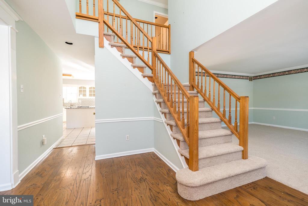 1816 FAIRWAY DRIVE