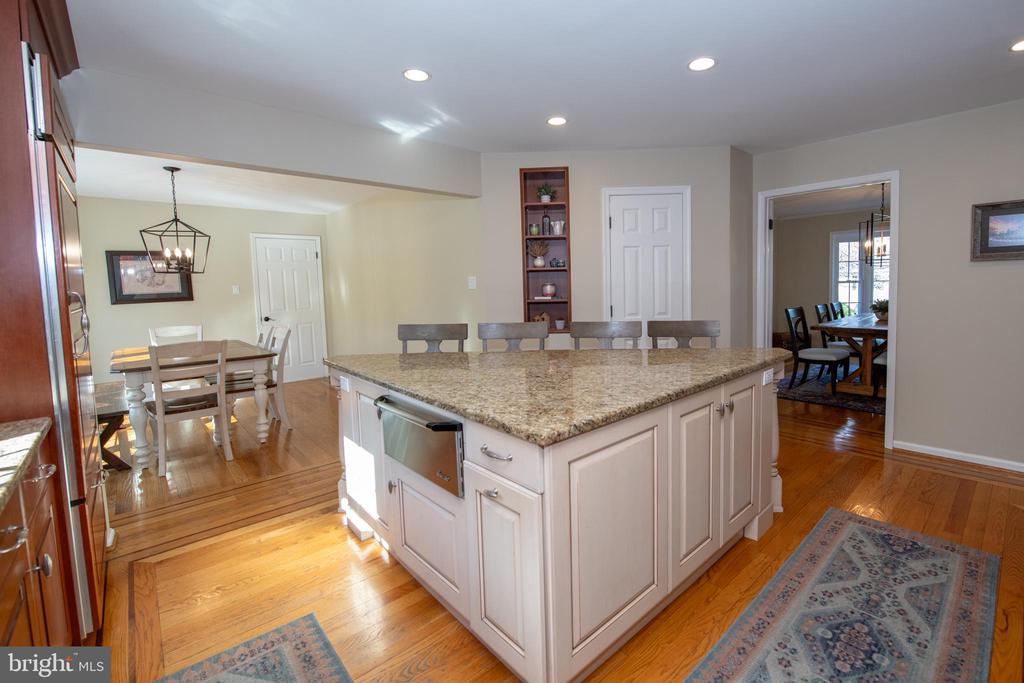 525 CADDY DRIVE