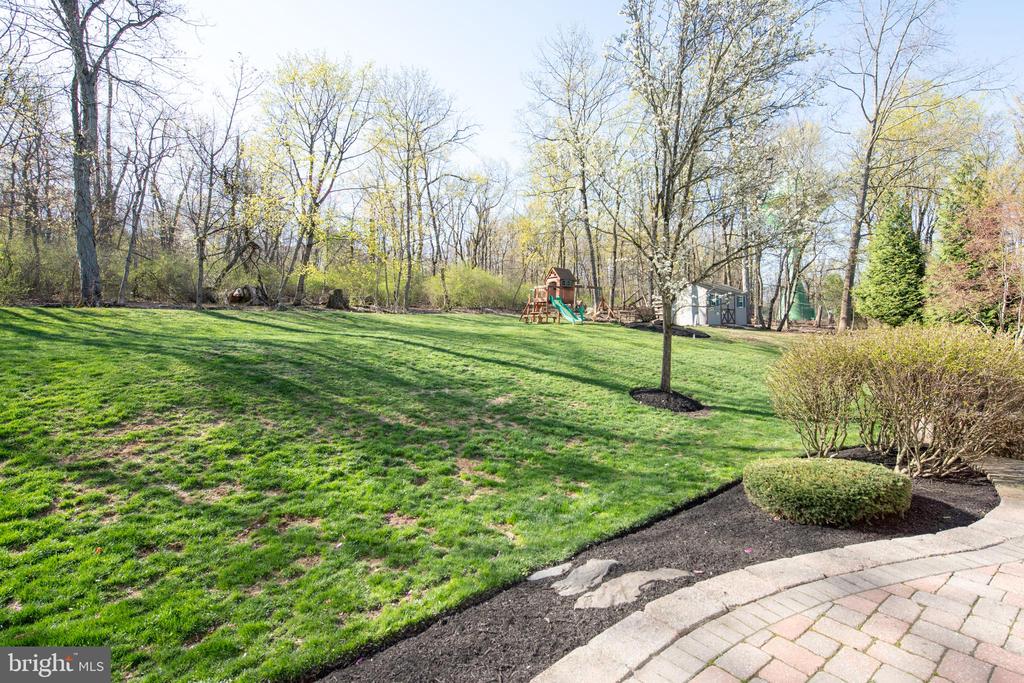 525 CADDY DRIVE